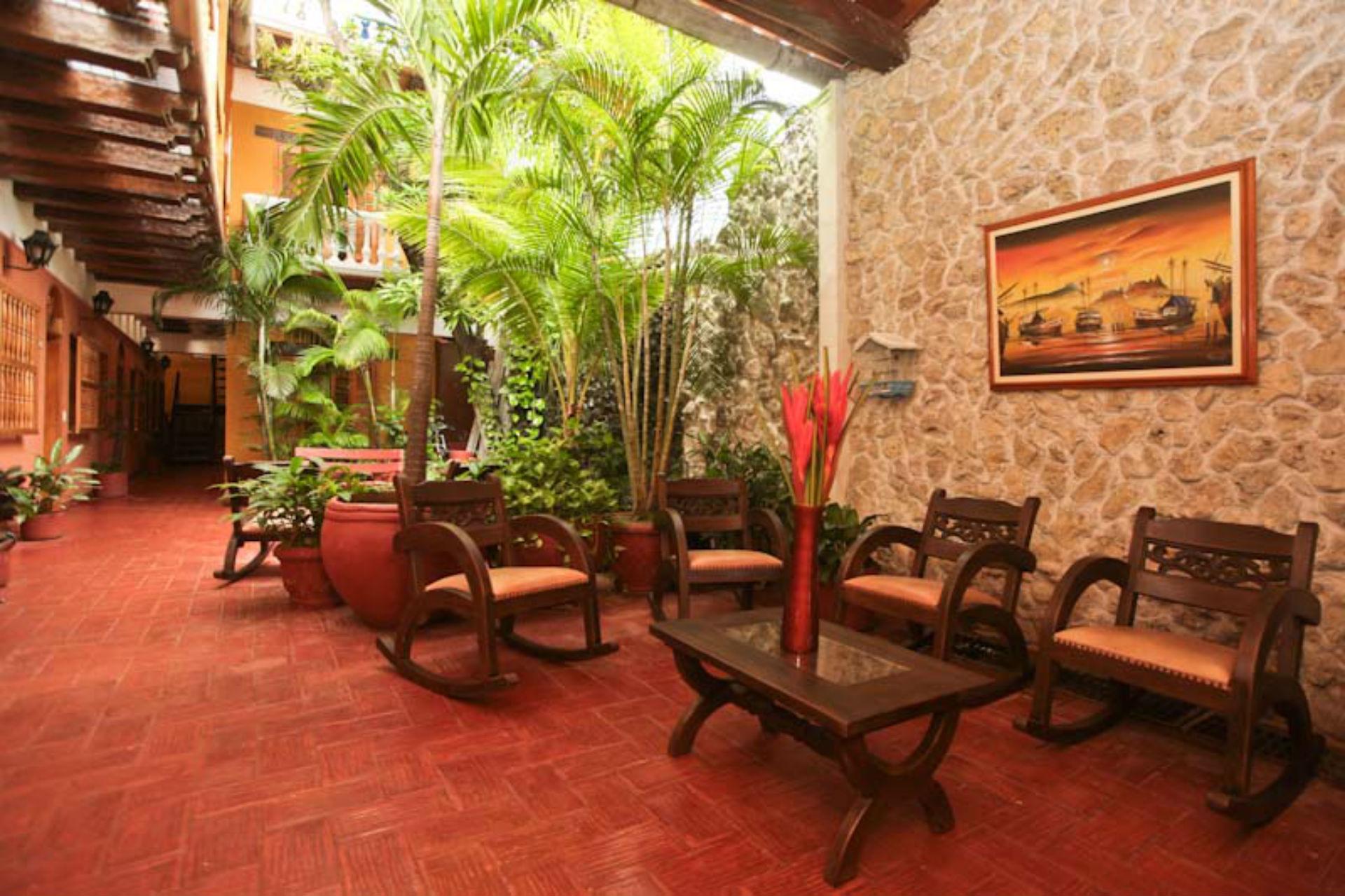 Hotel 3 Banderas 3*