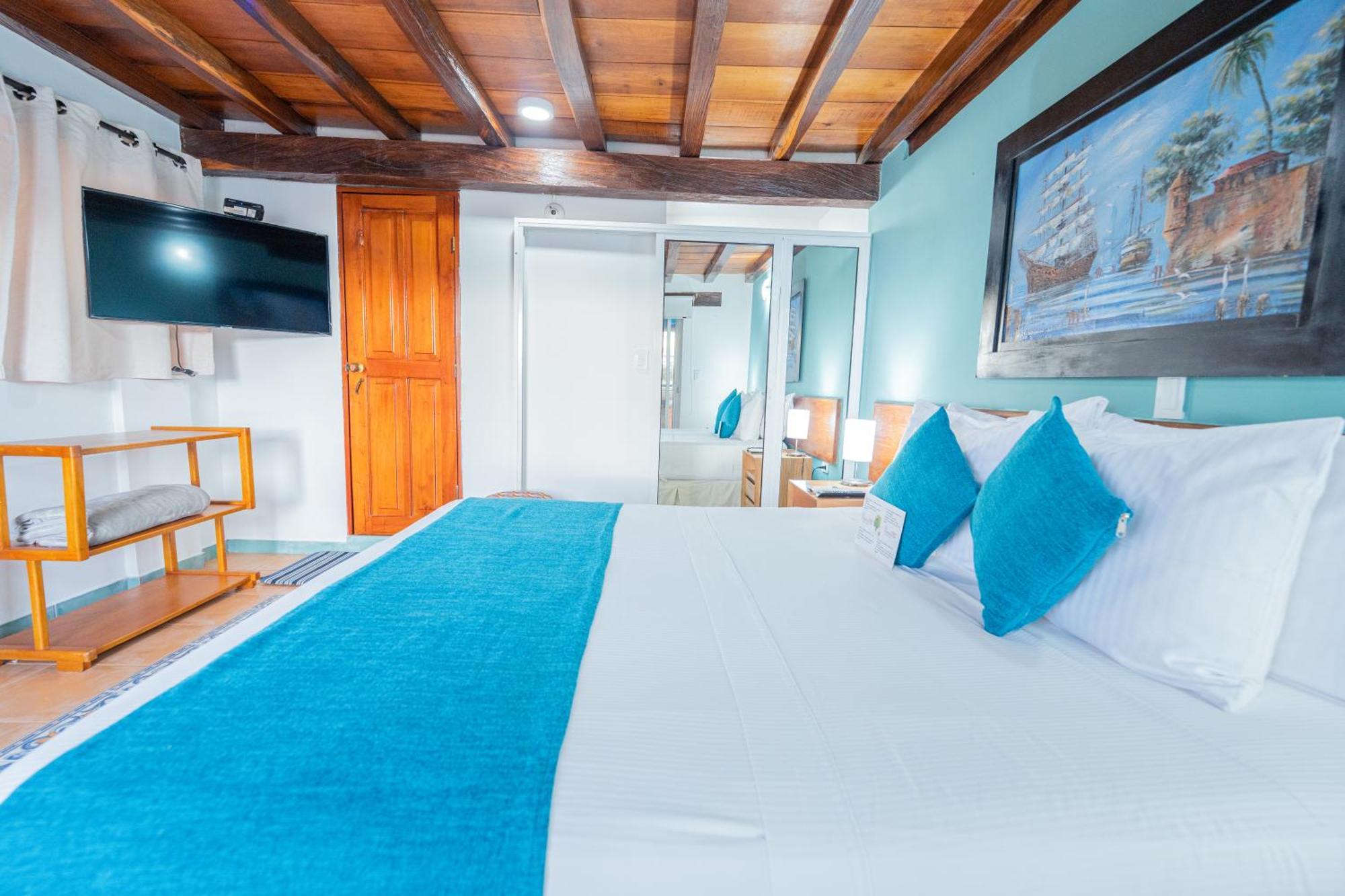 Hotel 3 Banderas 3*