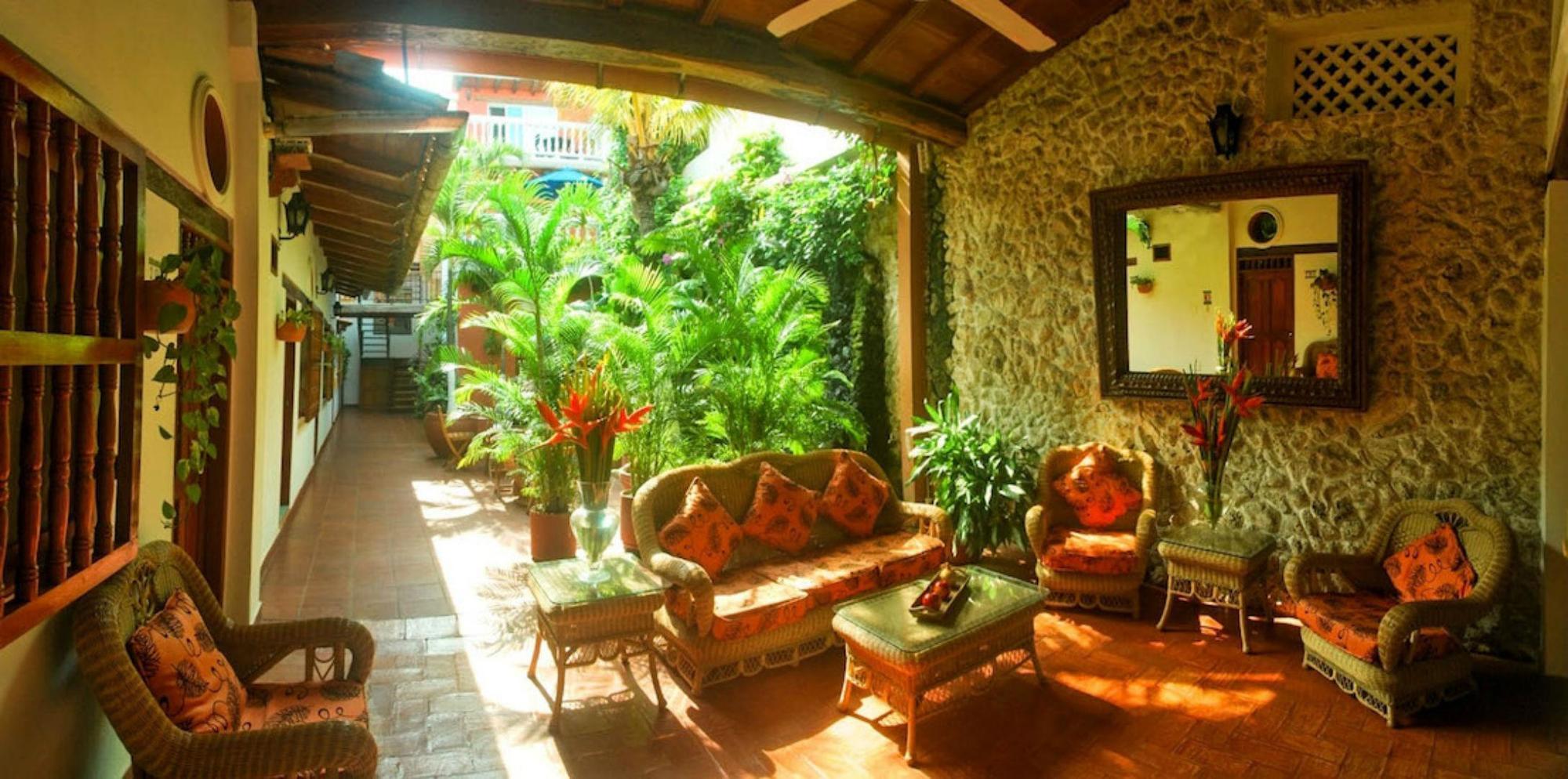 Hotel 3 Banderas